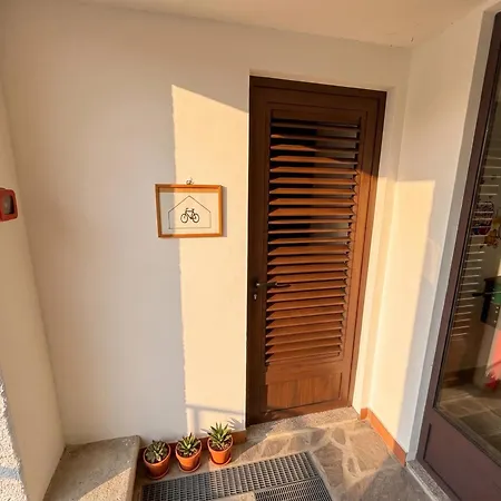 Petra By Gardadomusmea Apartment Tignale